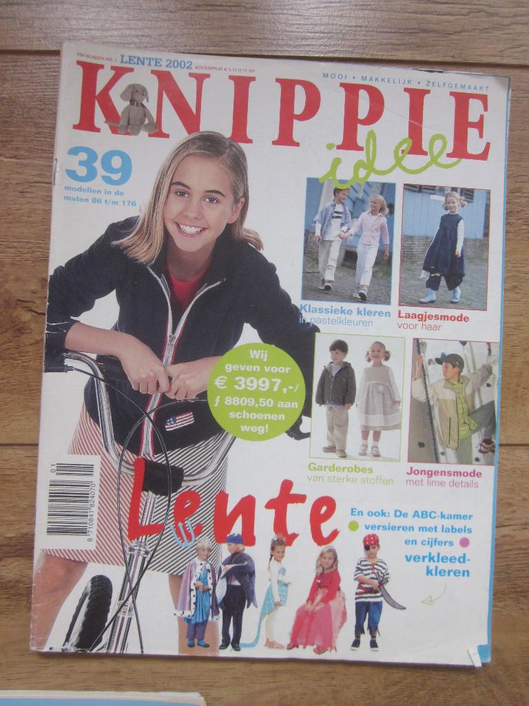 Knippie Idee zelfmaakmode  tijdschrift van 2002 Lente, Overige typen, Kind, Knippie, Ophalen of Verzenden
