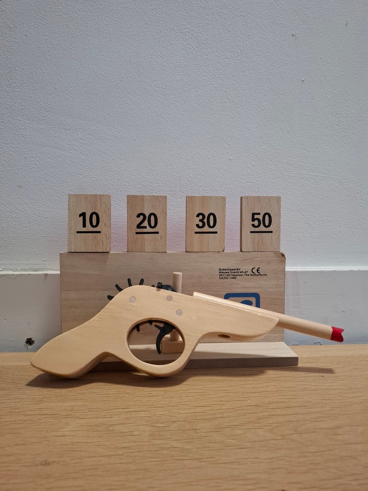 Houten schietspel met pistool en scoreblokken, Ophalen of Verzenden, Zo goed als nieuw, Jongen of Meisje