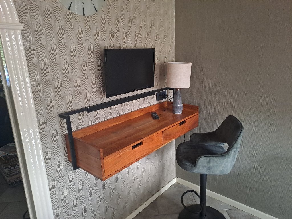 Zweef bureau, Ophalen, Zo goed als nieuw