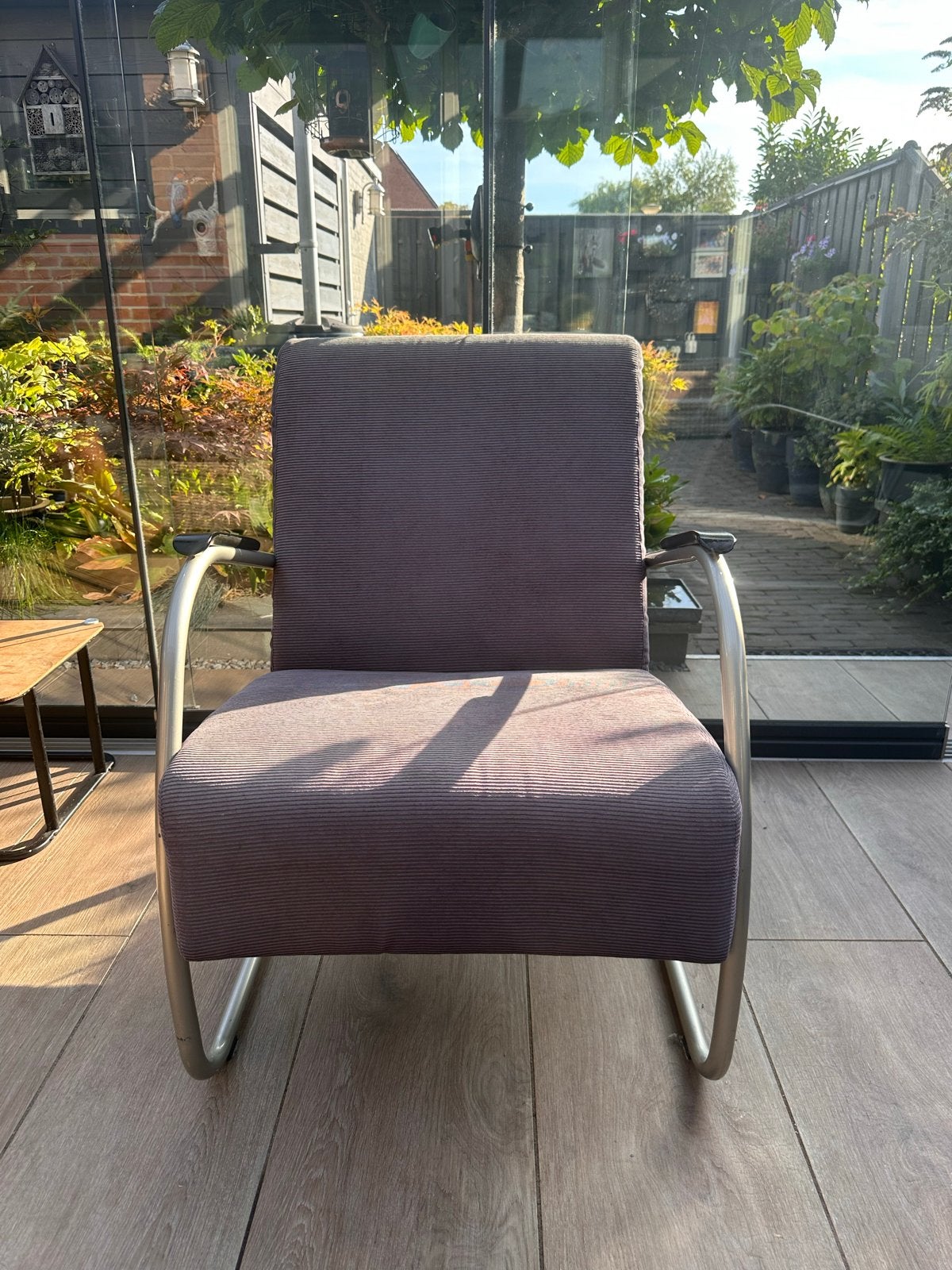 fauteuil met metalen frame en grijze ribstoffen bekleding, Ophalen, Gebruikt, Metaal