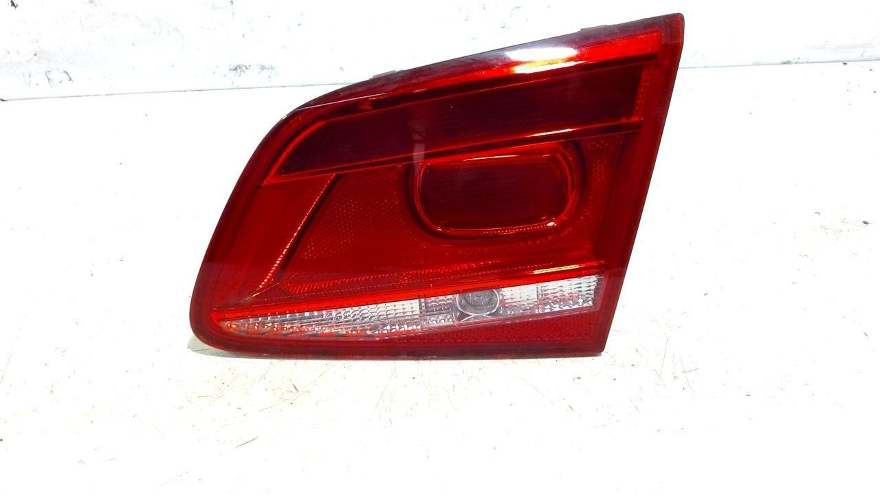 Achterlicht kofferdeksel achterklep rechts Volkswagen Passat, Onderdelen@venauto.nl, Van der Ven Autorecycling B.V., Gebruikt