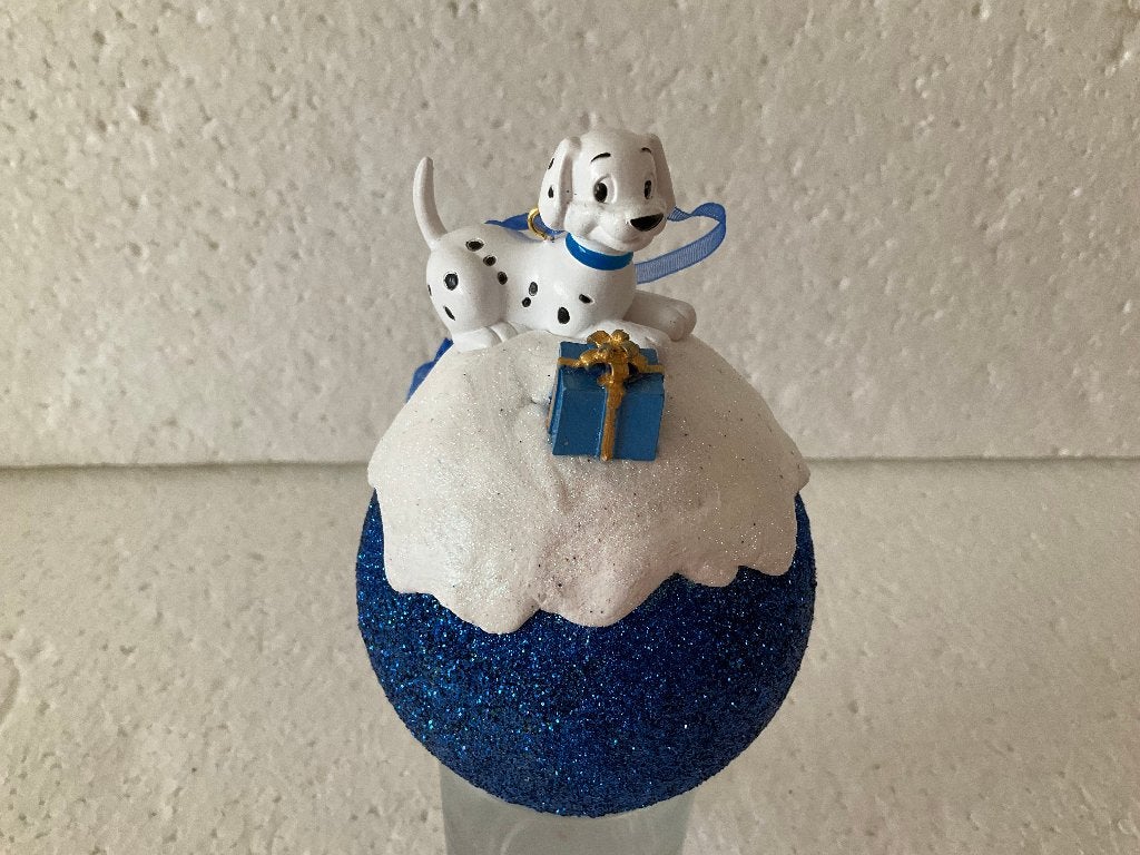 Disney 101 dalmatiërs kerstbal ornament op bal, Ophalen of Verzenden, Overige figuren, Zo goed als nieuw, Beeldje of Figuurtje