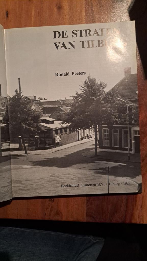 De Straten van Tilburg - Ronald Peeters (1987), Verzenden, 20e eeuw of later, Gelezen, Ronald Peeters