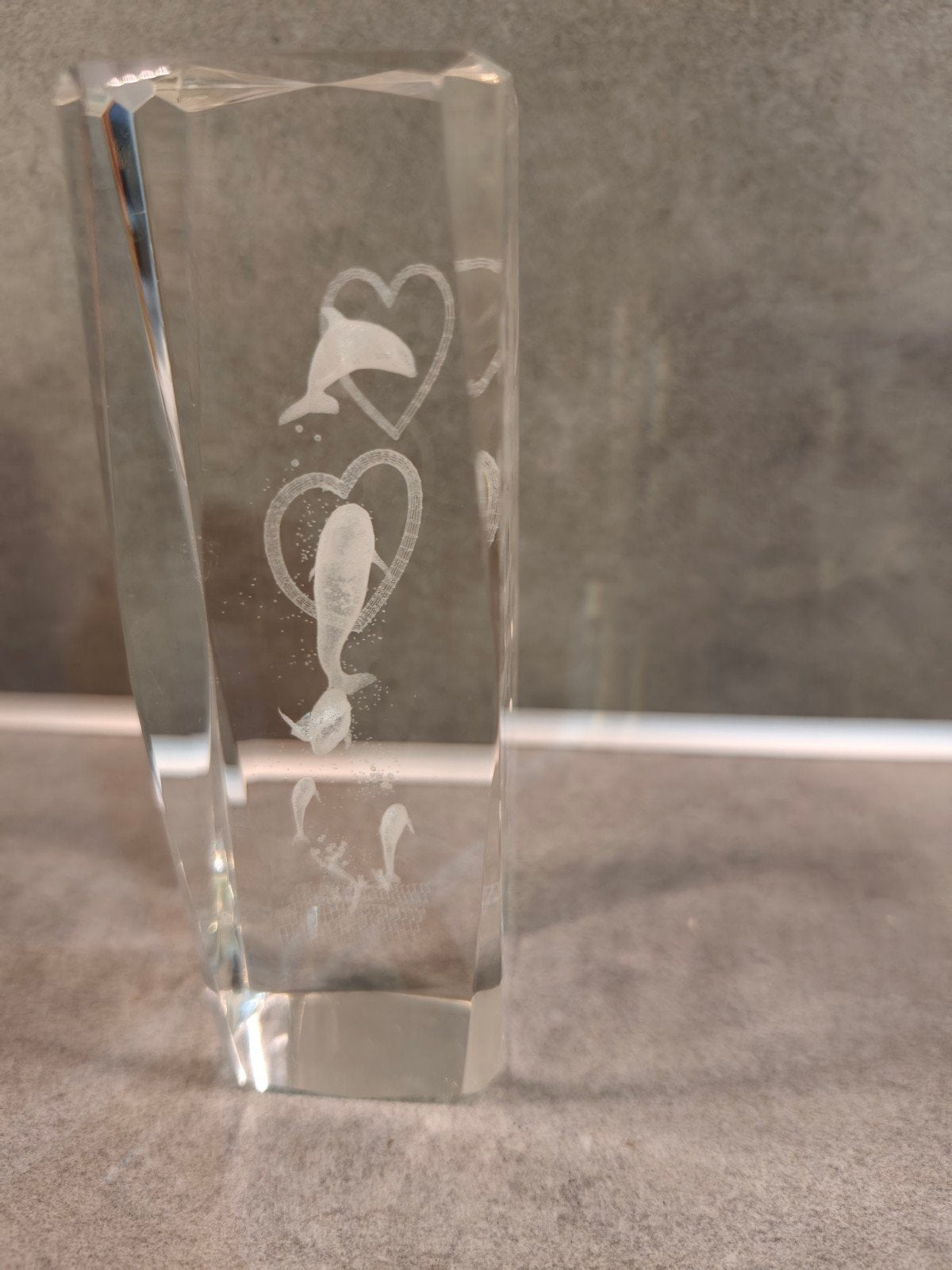 3D Glasblok met Dolfijnen en Hartjes - 15 cm hoog, Ophalen, Meerkleurig, Overige stijlen, Nieuw