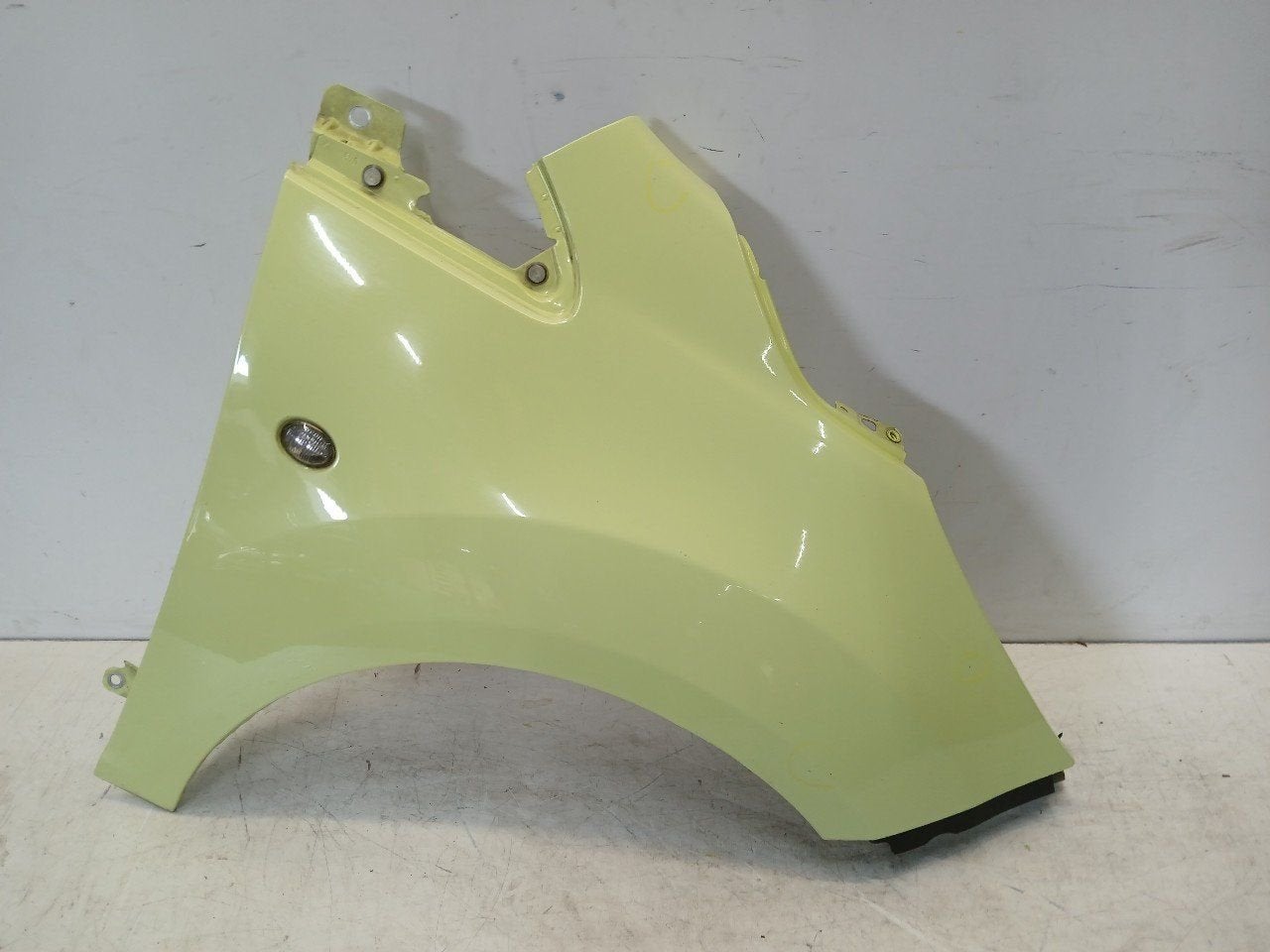 Spatbord rechts voor Ford Ka, Onderdelen@venauto.nl, Van der Ven Autorecycling B.V., Gebruikt, Ettenseweg 76, 4706 PB Roosendaal, The Netherlands
