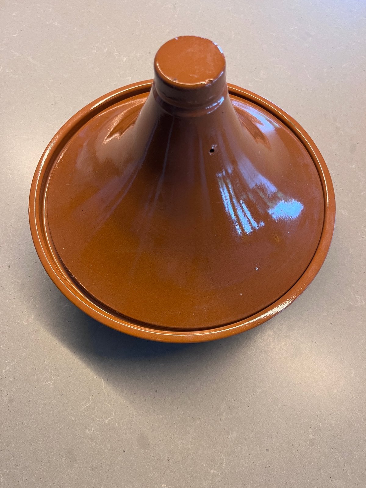 Bruine Tajine diameter 25 cm - Nieuw, Ophalen, Met deksel, Tajine, Nieuw