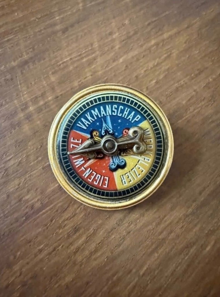 Efteling pin - Efteling Kompas, Verzamelen, Ophalen of Verzenden, Nieuw, Button of Speldje