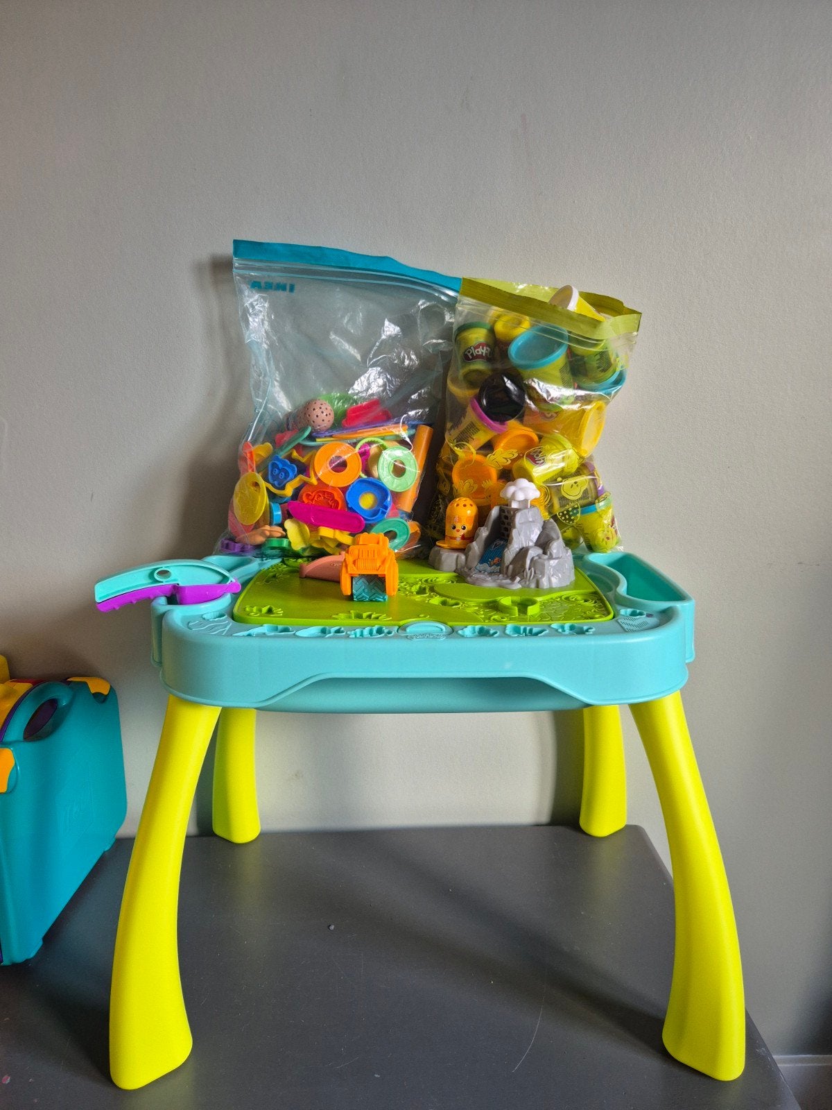 Play-Doh Kleitafel met veel klei en accessoires, Ophalen, Gebruikt, Jongen of Meisje