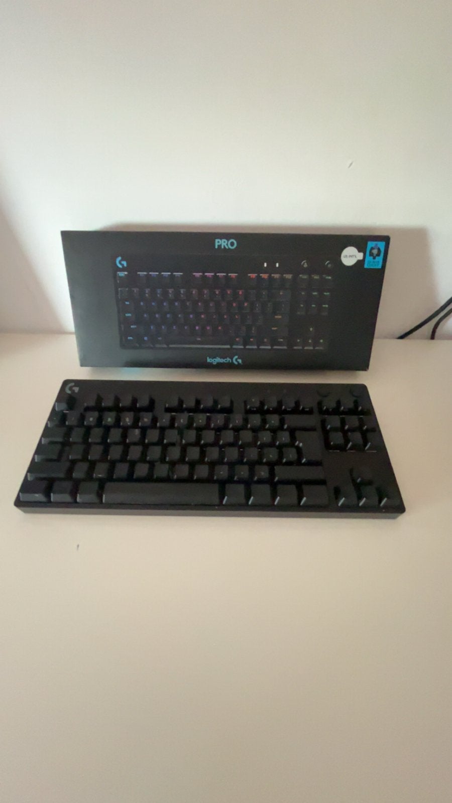 Logitech PRO Toetsenbord met Blauwe Switches, Gaming toetsenbord, Ophalen of Verzenden, Zo goed als nieuw, Qwerty