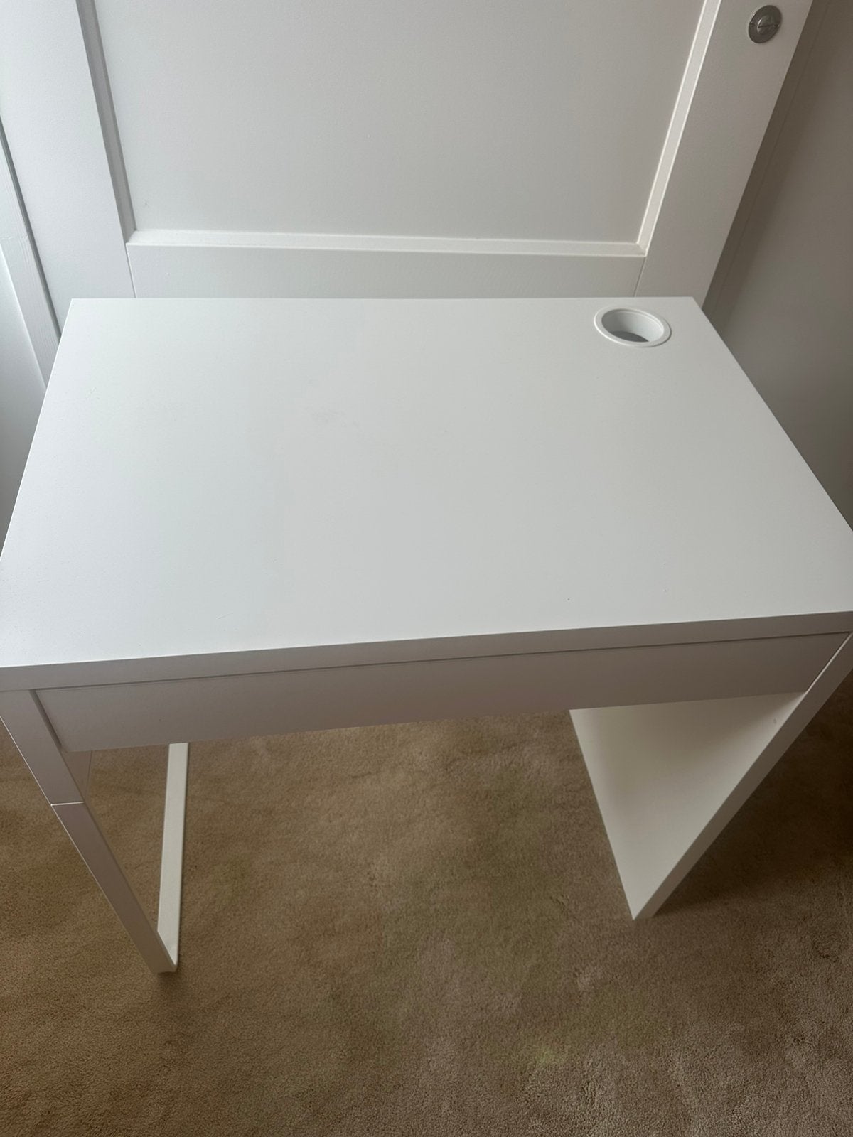 Micke ikea bureau, Huis en Inrichting, Bureaus, Ophalen, Zo goed als nieuw