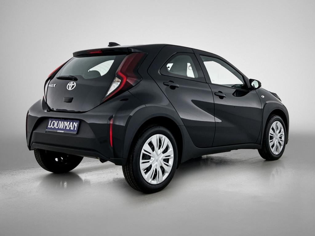 Toyota Aygo X 1.0 VVT-i MT Play *DEMO* | Metaallak | Apple C, 12 maanden, Stof, Euro 6, 920 kg