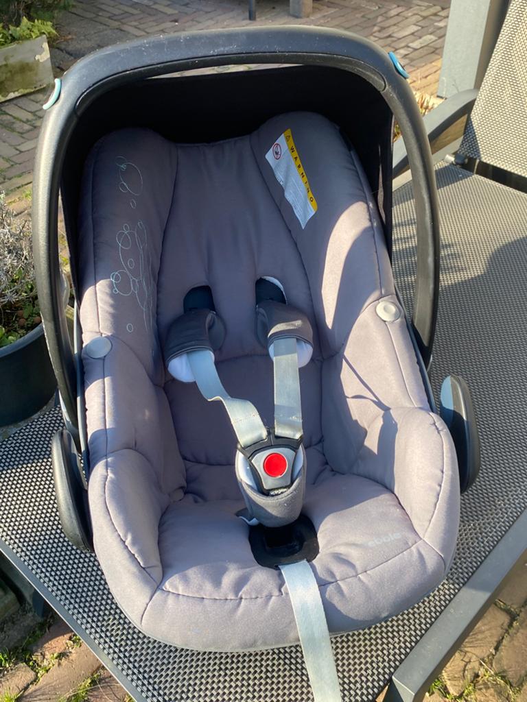 MaxiCosi Pebble te koop incl verkleiner en family fix, Kinderen en Baby's, Autostoeltjes, Ophalen, Gebruikt, Isofix, 0 t/m 13 kg