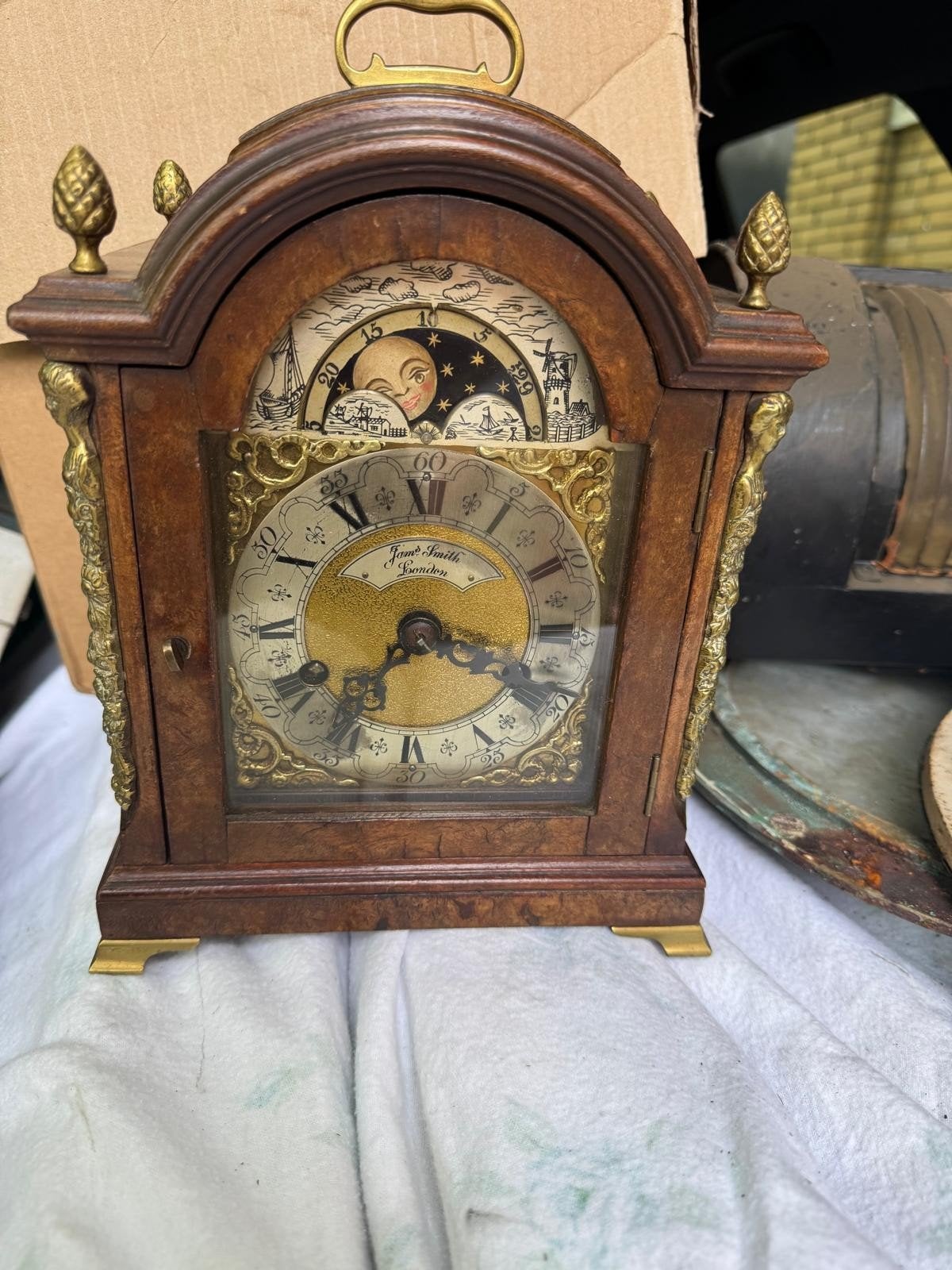 Antieke Tafelklok met Maanfase en Slagwerk, Antiek en Kunst, Ophalen of Verzenden
