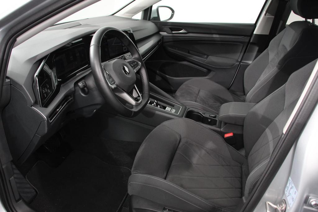 Volkswagen Golf 1.5 eTSI 150pk DSG Style Navigatie Climate C, Auto's, Volkswagen, 680 kg, 4 cilinders, Lichtsensor, 162 pk