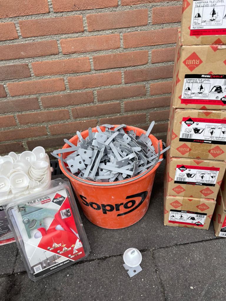 Rubi tile leve, Overige materialen, 60 cm of meer, Ophalen of Verzenden, 10 m² of meer