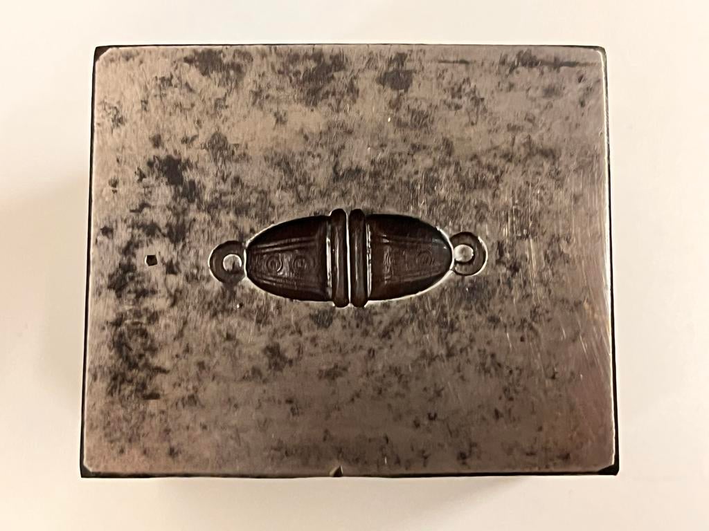 Oud sieraad stempel oorbel of hanger goudsmid, Ophalen of Verzenden