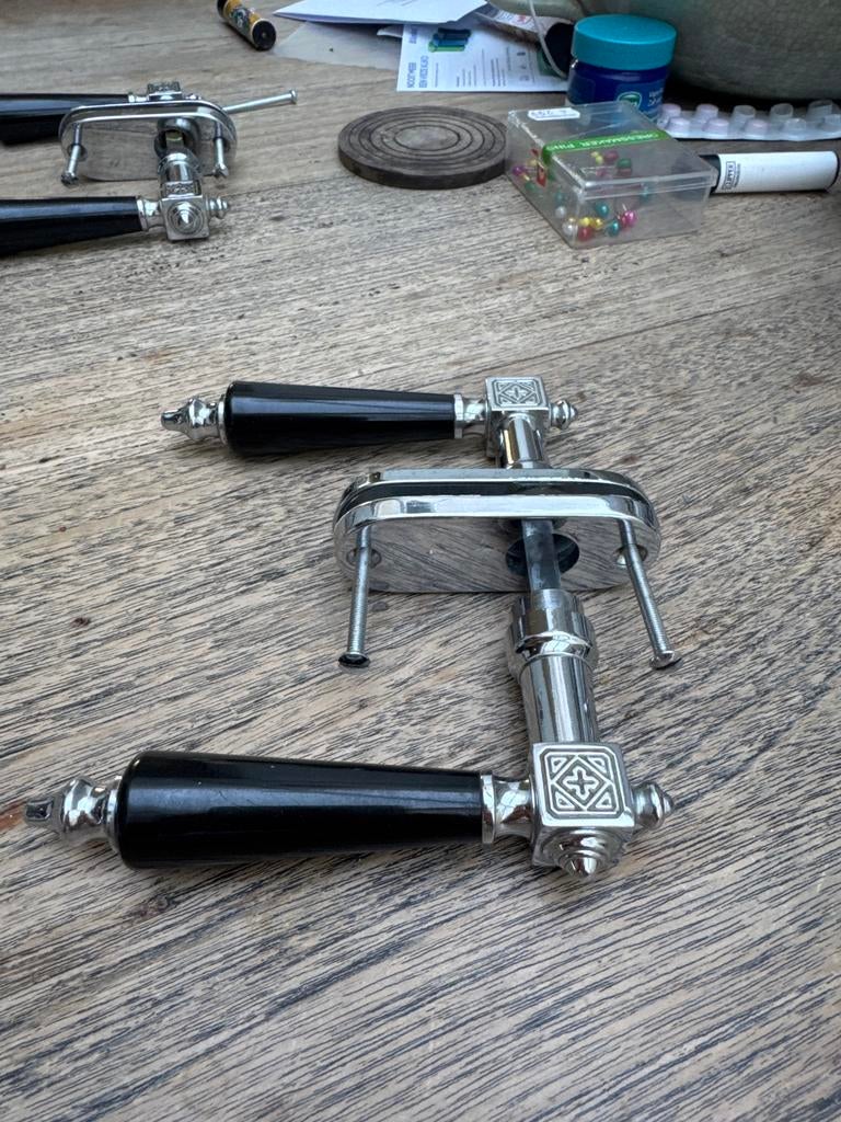 Set van 8 deurgrepen - Chroom en zwart, Ophalen of Verzenden, Gebruikt, Chroom, Klink of Kruk