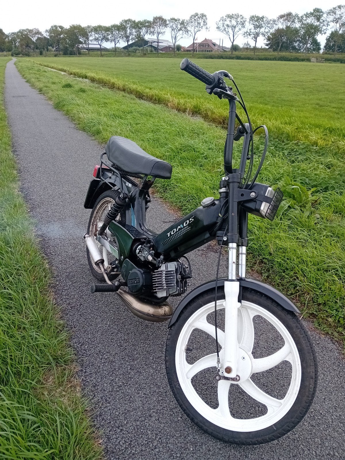 tomos 70cc teruil, Fietsen en Brommers, Brommers | Tomos, Ophalen, 70 cc, Zo goed als nieuw, 2 versnellingen