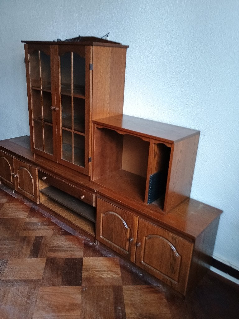 gratis   mooie  wandkast, Ophalen, Glas, Met deur(en), Zo goed als nieuw
