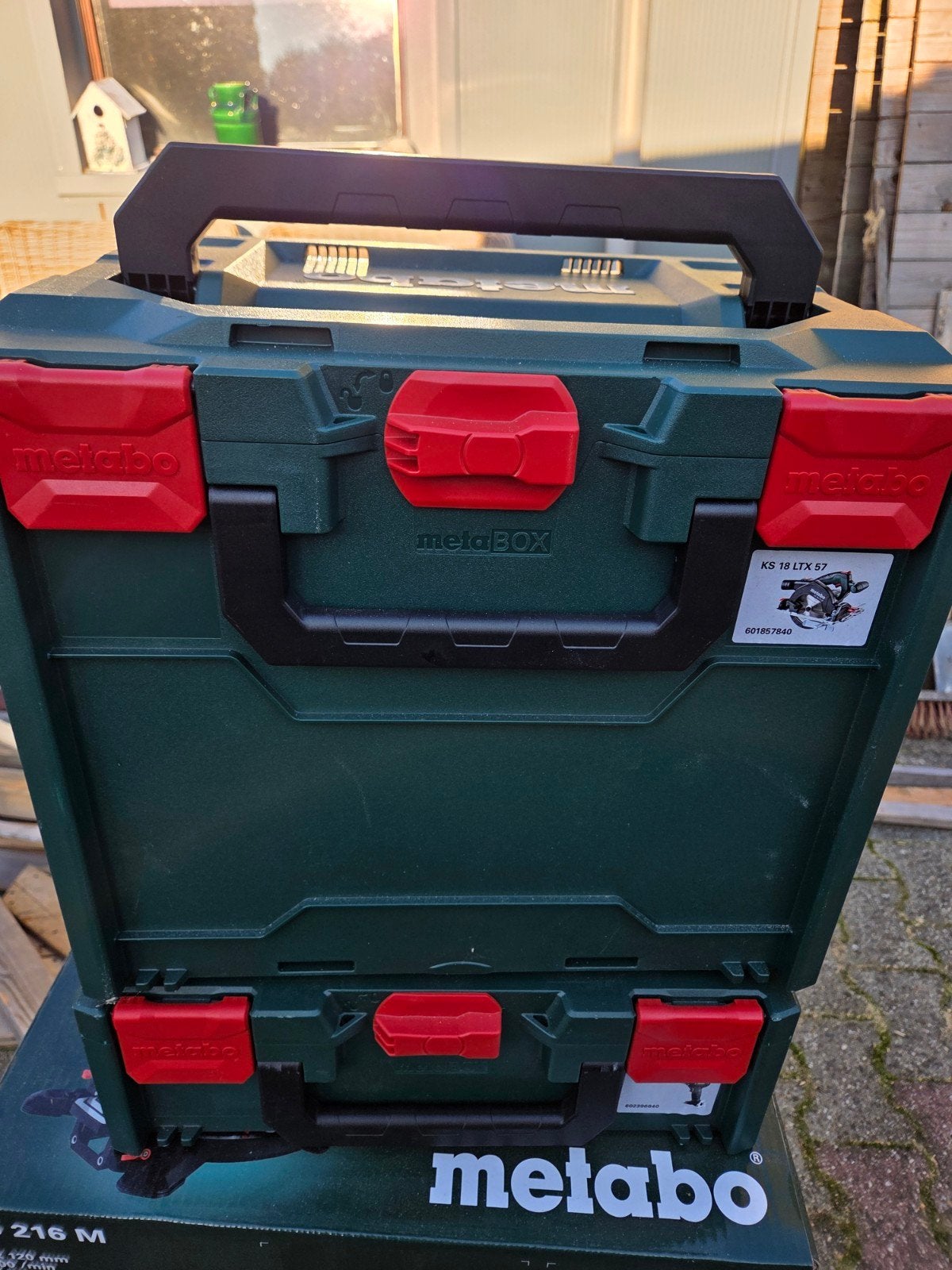 nieuwe cirkelzaag metabo in kist