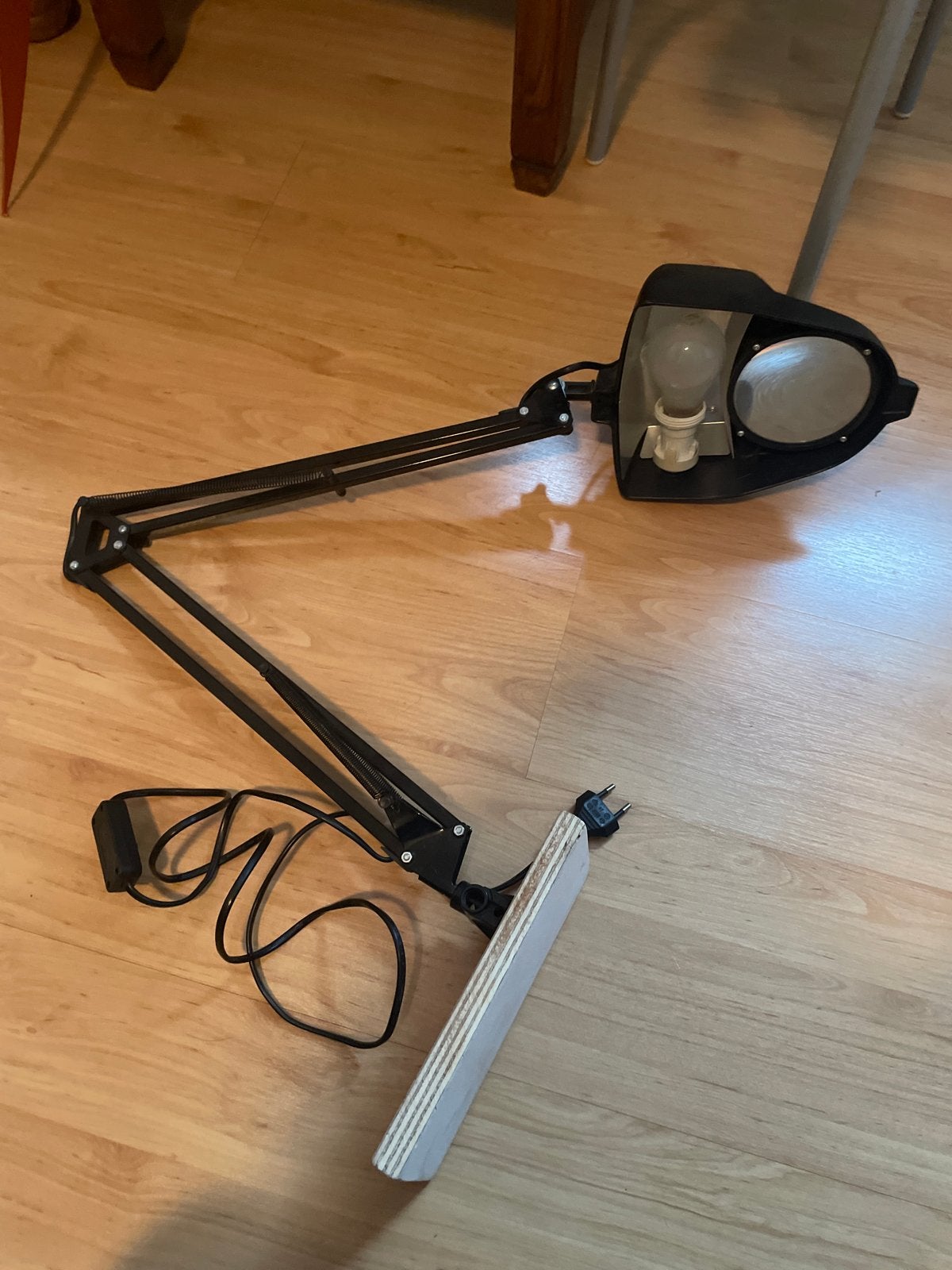 Borduurlamp met loep en verstelbare arm, Ophalen of Verzenden, Gebruikt