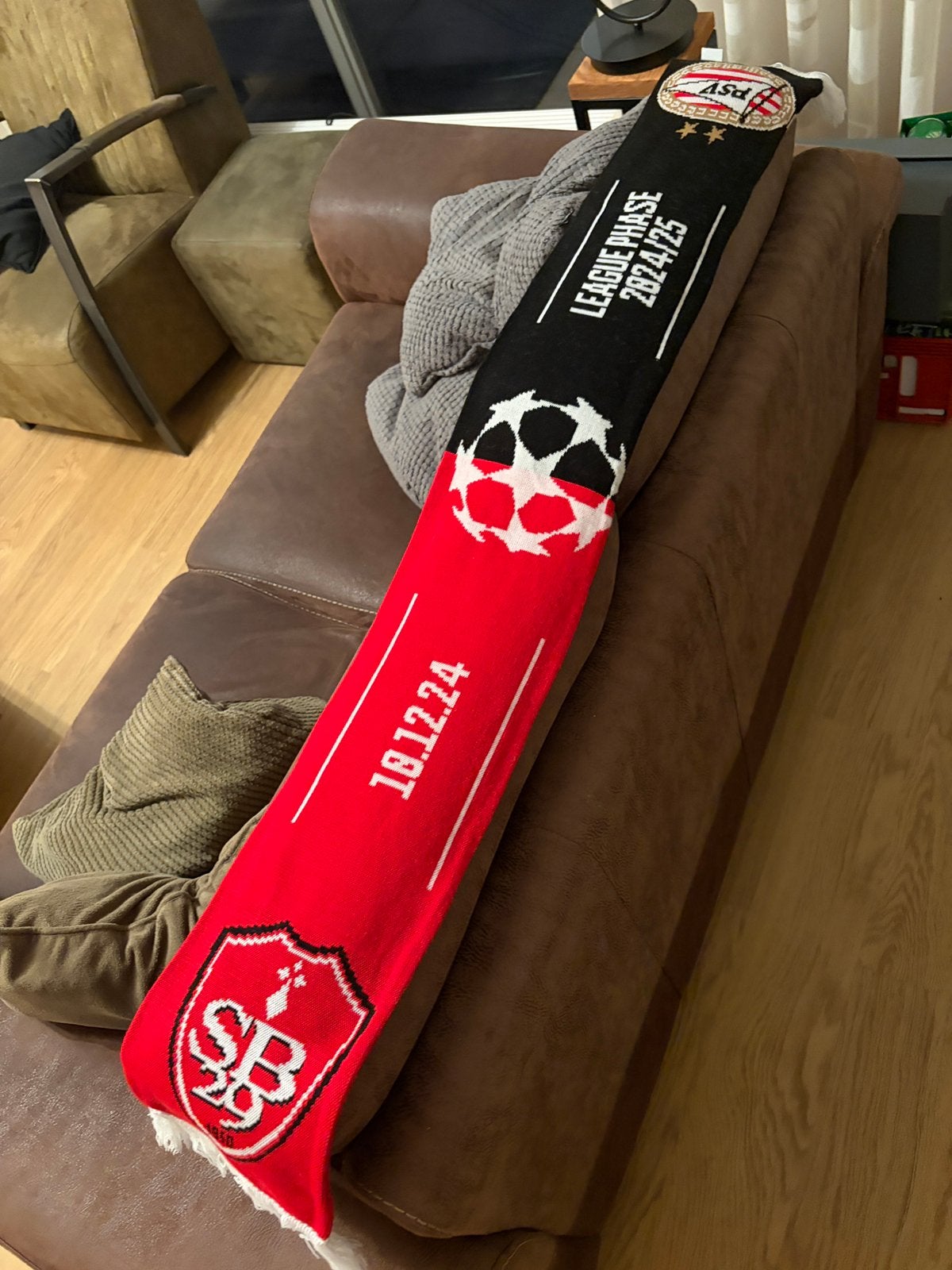 Nieuw en ongebruikte PSV sjaal stade brest psv dec 2024, Verzenden, Nieuw, PSV, Vaantje of Sjaal