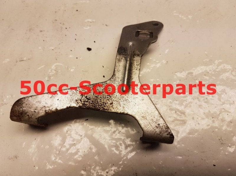 Beugeltje bracket Peugeot Vivacity 2t 1999 741879 gebruikt, Ophalen of Verzenden