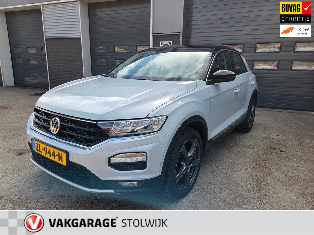 Volkswagen T-Roc 1.5 TSI Sport, Parelmoer, Zwart dak, Camera, Voorwielaandrijving, Stof, 4 cilinders, 150 pk