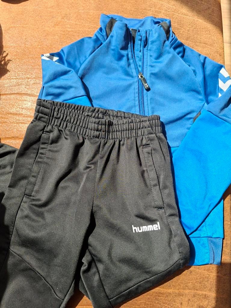 Hummel trainingspak 116, Ophalen of Verzenden, Jongen, Sport- of Zwemkleding