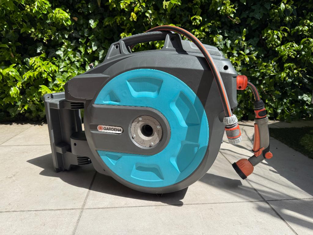 Gardena wandslangenbox Roll-Up 35 meter automatic 8024, Tuin en Terras, Tuinslangen, Ophalen, Gebruikt, Tuinslanghaspel