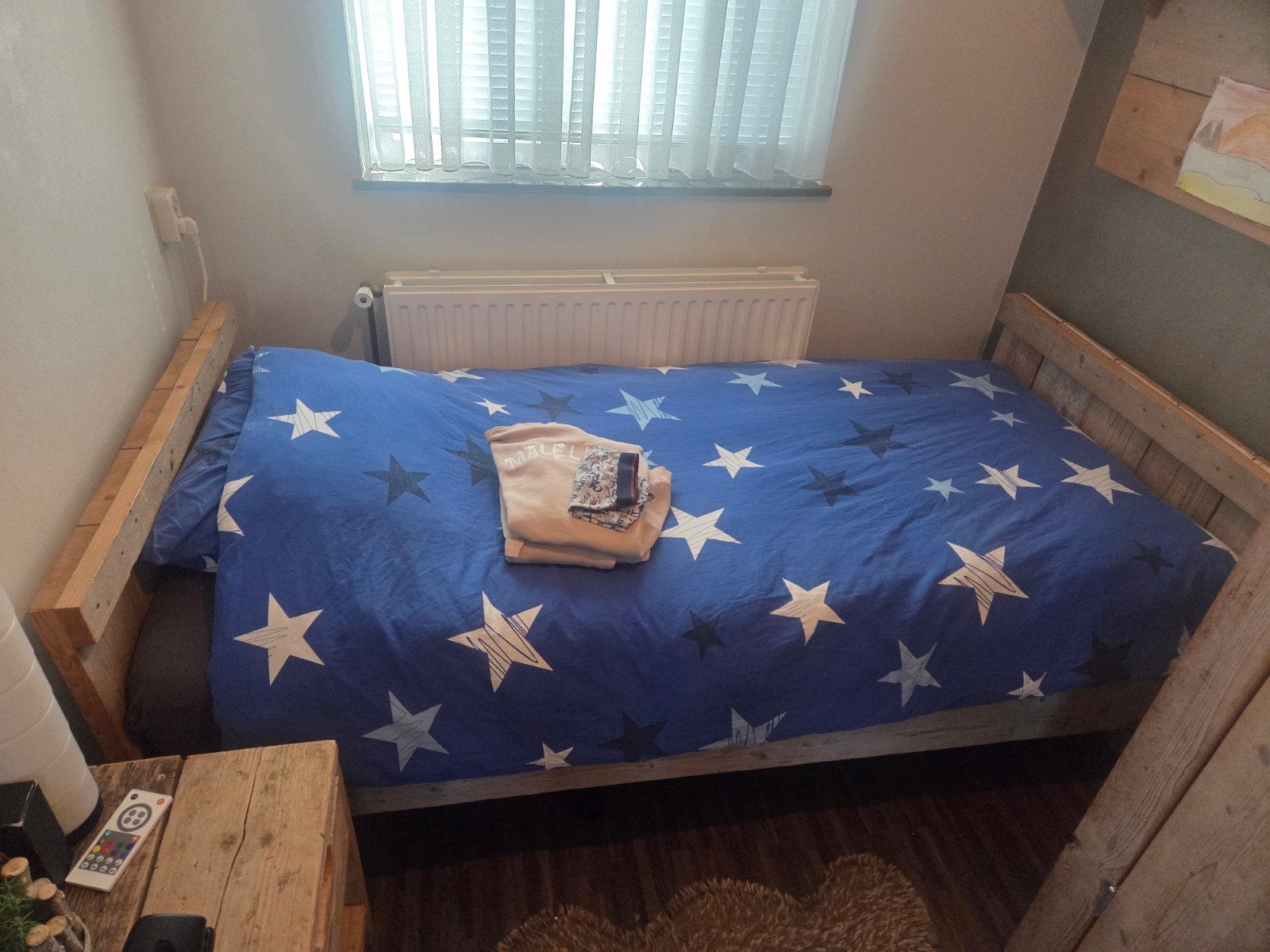 Complete steigerhouten slaapkamer: bed, kast, nachtkastje..., Ophalen, Gebruikt, Eenpersoons