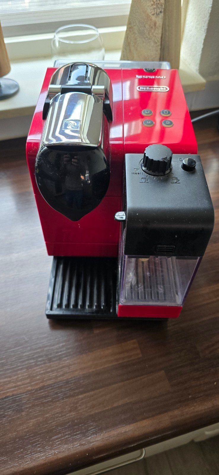 Delonghi Nespresso koffiecups apparaat, Ophalen