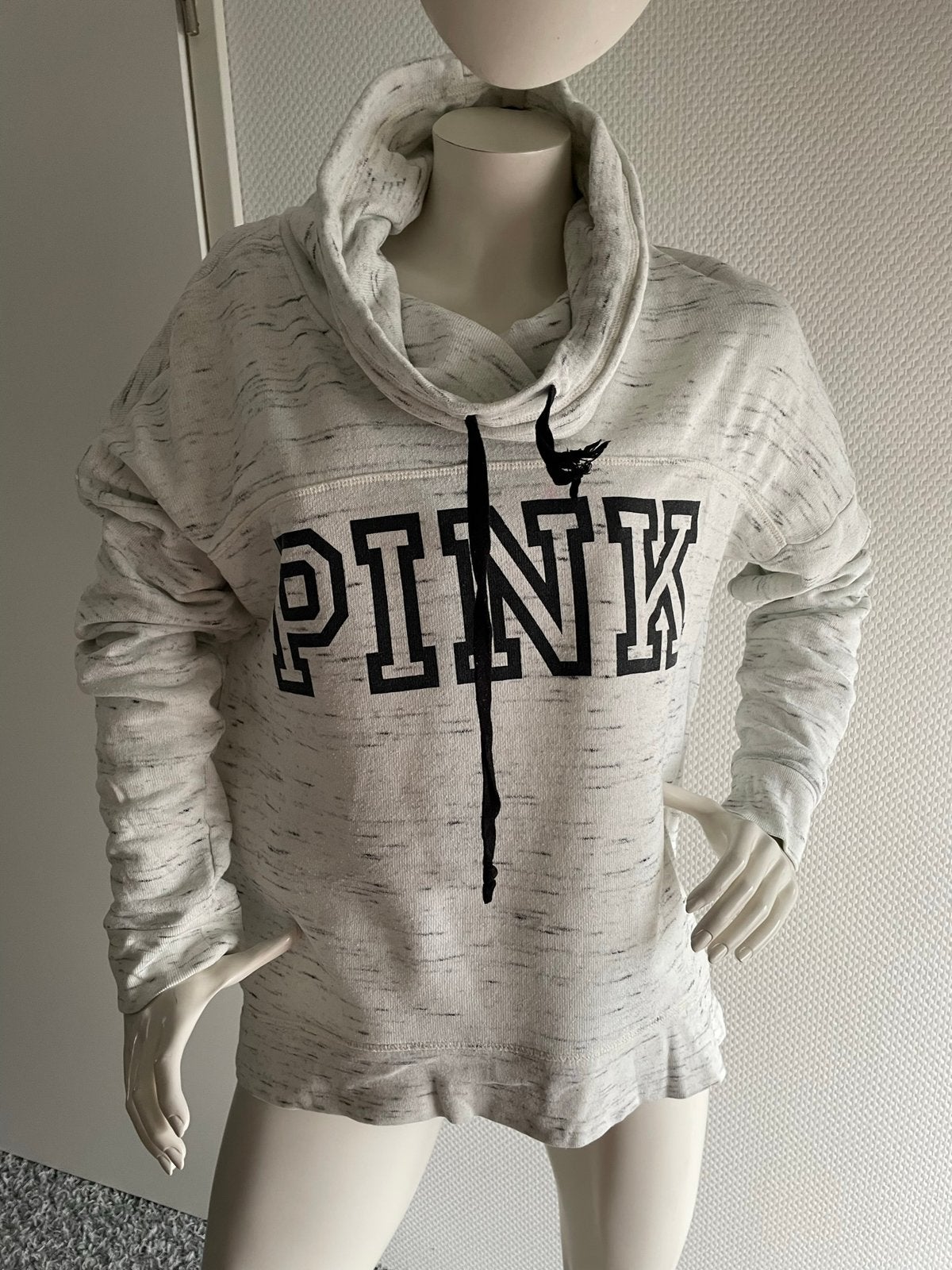Victoria secret sweater maat m, Maat 38/40 (M), Ophalen of Verzenden, Zo goed als nieuw, Grijs