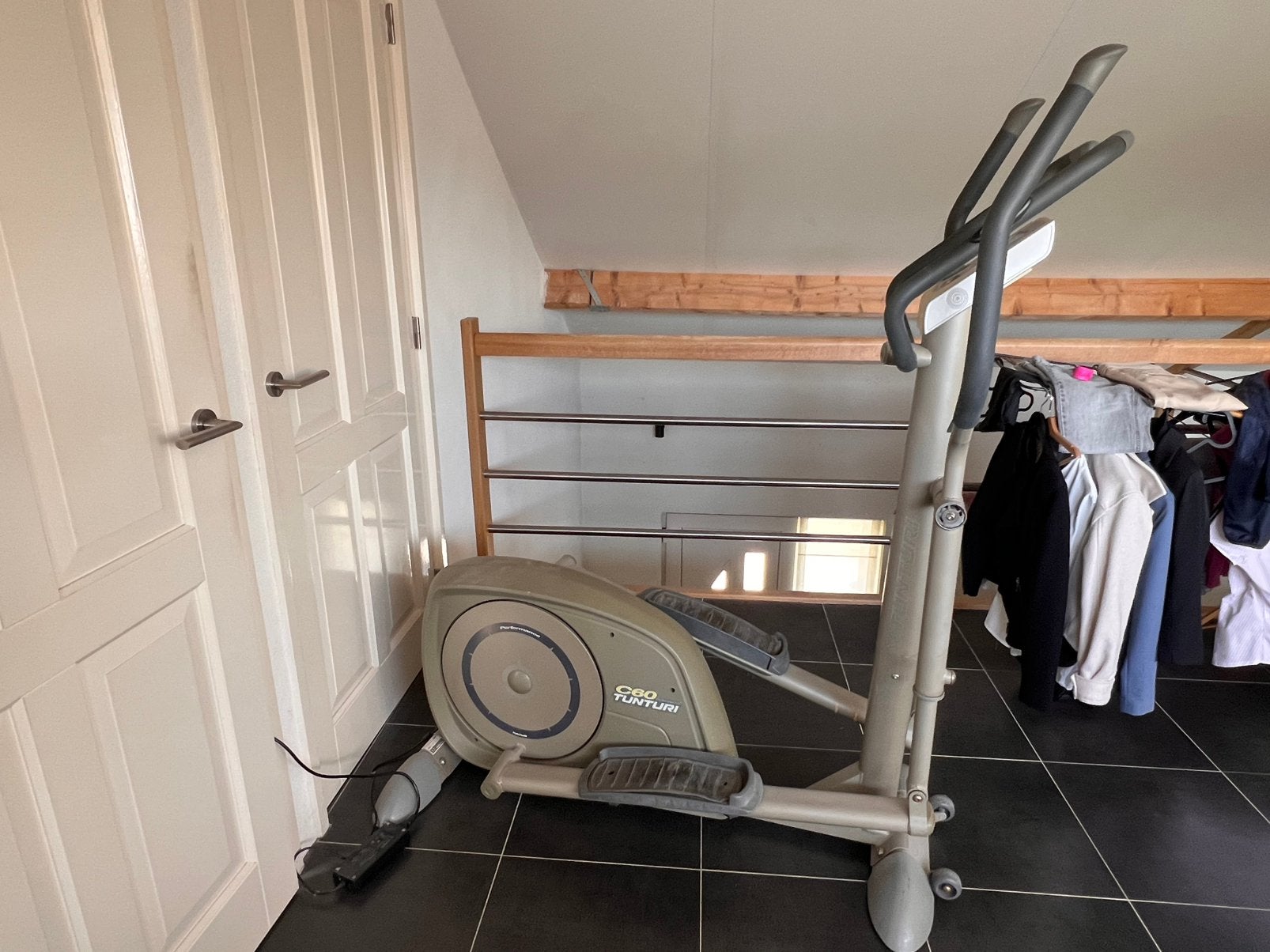 Tunturi C60 crosstrainer – werkt goed, Sport en Fitness, Ophalen, Zo goed als nieuw, Overige typen