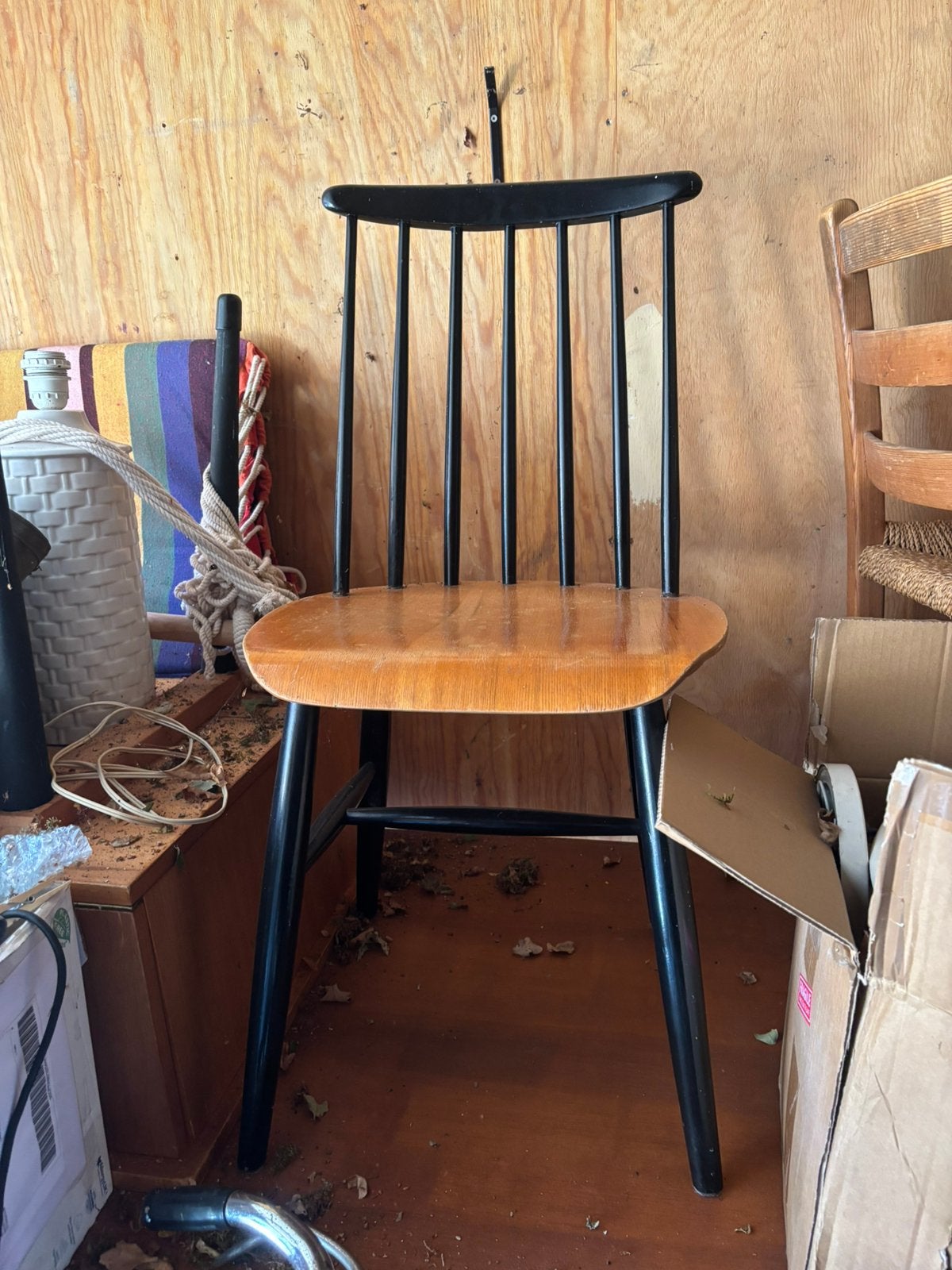 2 stuks spijlenstoel vintage design Pastoe Tapiovaara, Ophalen, Zo goed als nieuw