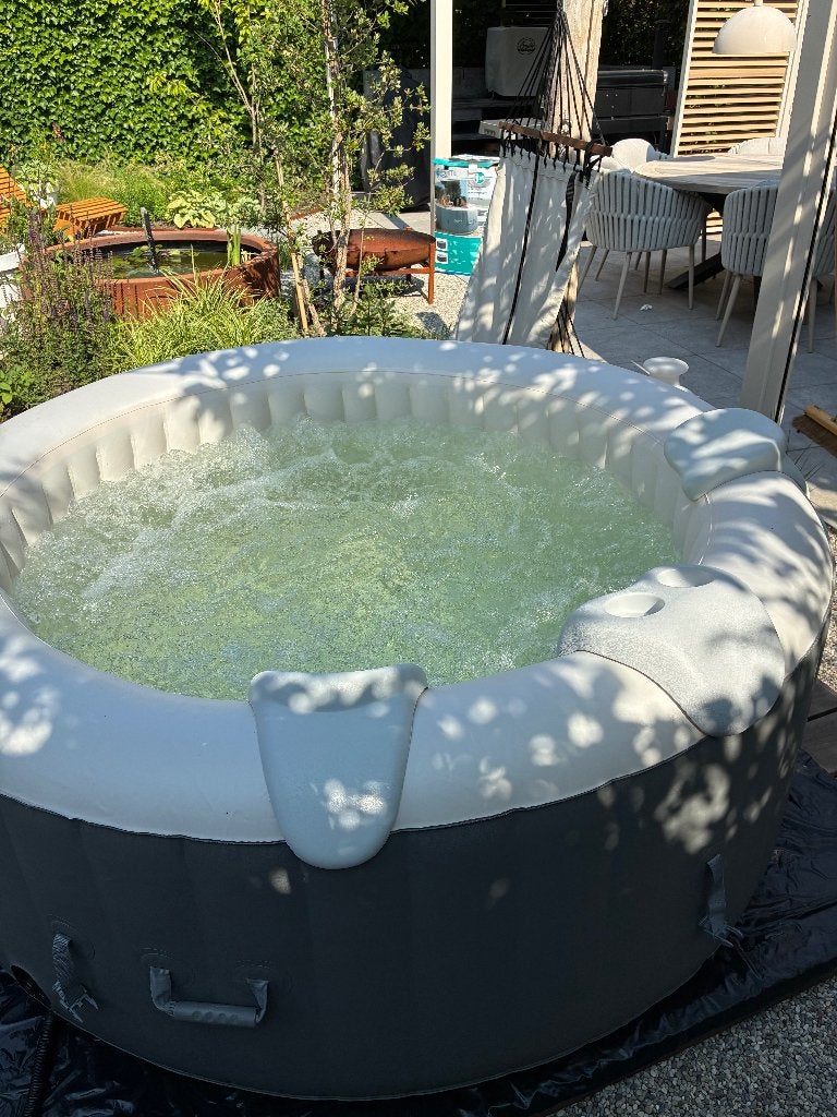Jacuzzi / spa van Infinite voor 4 personen, Ophalen, Zo goed als nieuw, Filter, Opblaasbaar