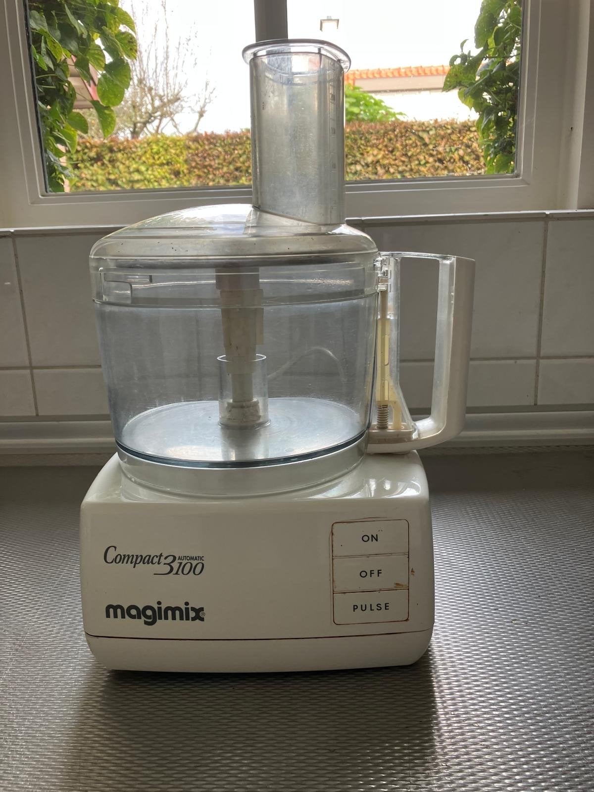 Magimix Compact 3100 foodprocessor met accessoires, Gebruikt, Ophalen of Verzenden, 2 tot 3 liter, Vaatwasserbestendig