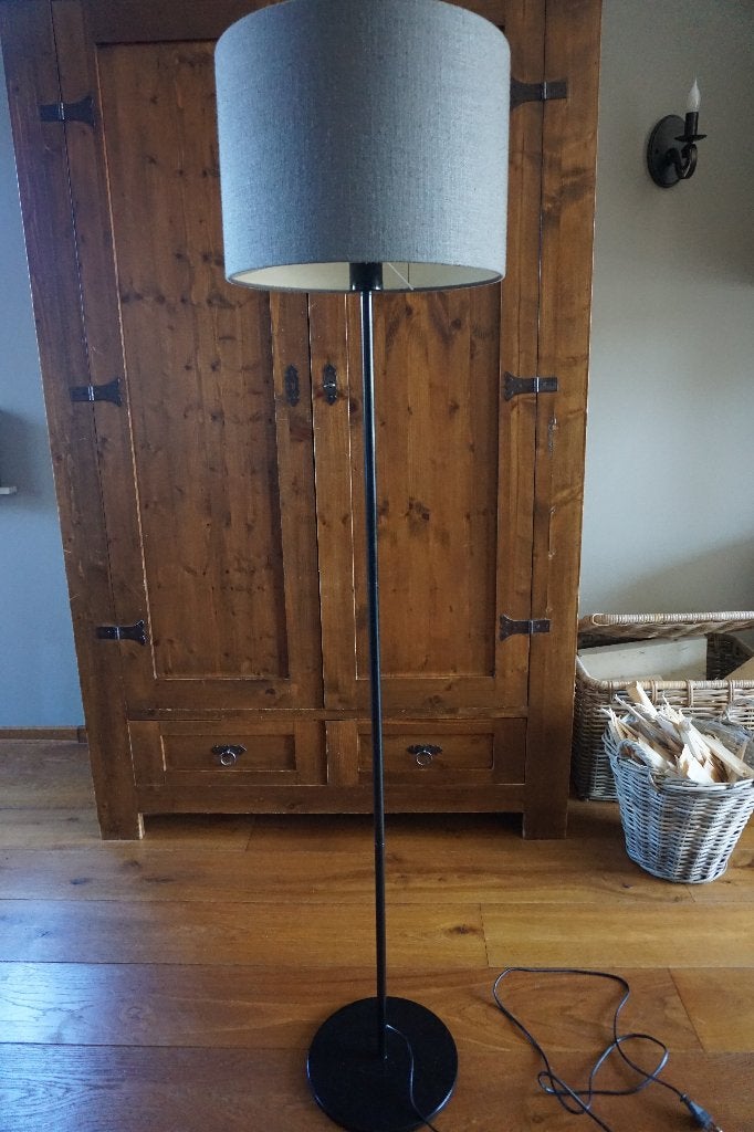 Te koop: 2x mooie vloerlamp, Huis en Inrichting, Ophalen, 100 tot 150 cm, E27 (groot), Textiel