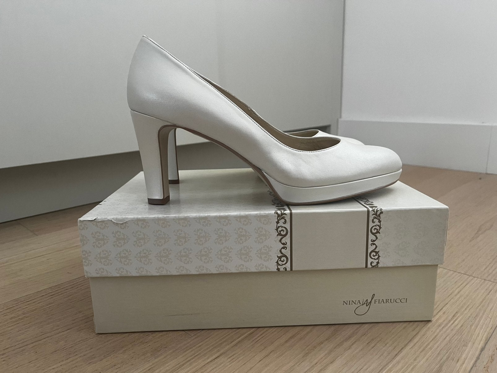 Nina Fiarucci pumps - bruidsschoenen - maat 41, Kleding | Dames, Schoenen, Ophalen of Verzenden, Zo goed als nieuw, Zwart