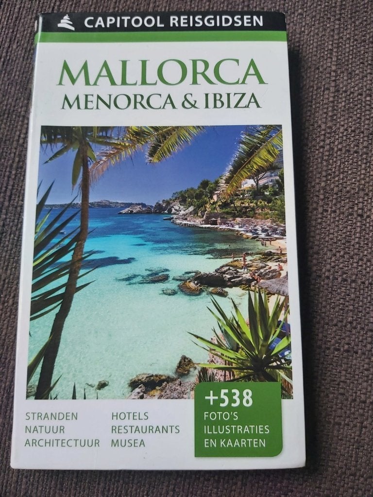 Capitool Reisgids Mallorca Menorca Ibiza, Boeken, Reisgidsen, Capitool, Europa, Ophalen of Verzenden, Reisgids of -boek