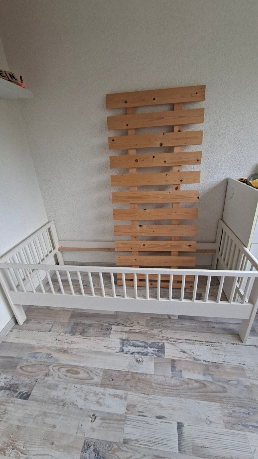 Gratis peuterbed met lattenbodem, Ophalen, Gebruikt, 70 tot 85 cm, 140 tot 160 cm