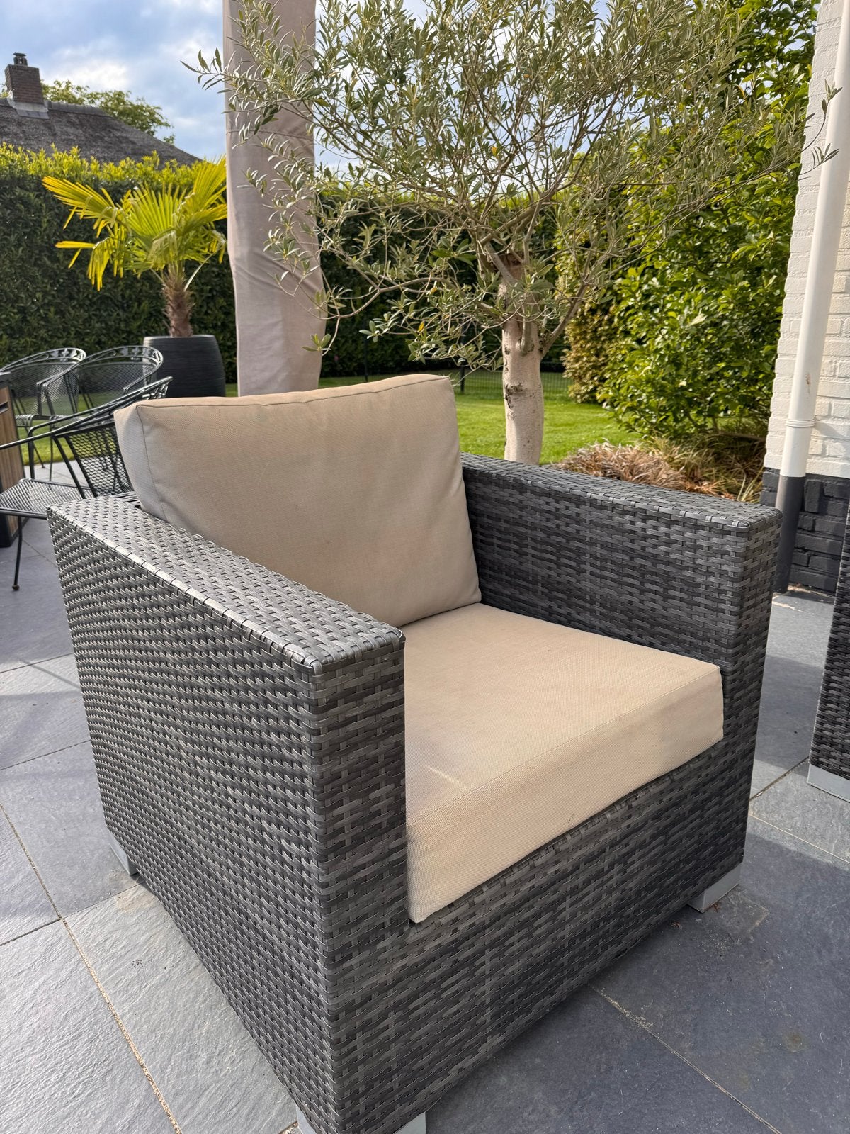 Loungeset Life met Hoekbank, Fauteuil en tafel, Ophalen, 5 zitplaatsen, Gebruikt, Bank