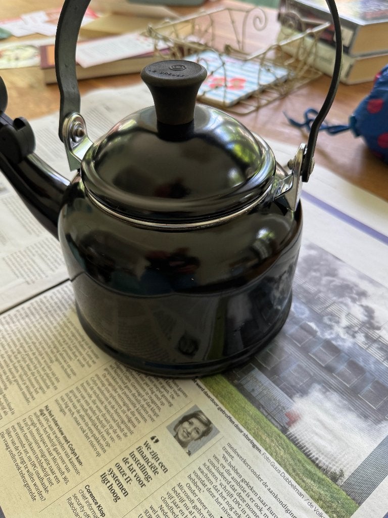 Le creuset fluitketel zwart, Zo goed als nieuw, Zwart, Metaal, Le Creuset