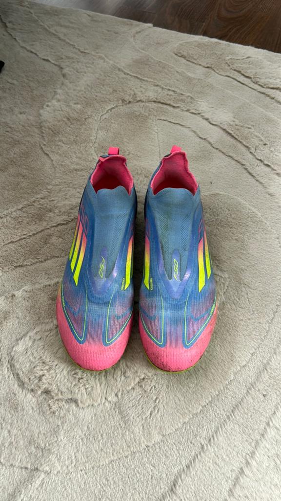 Voetbalschoen Adidas F50, Sport en Fitness, Voetbal, Ophalen of Verzenden, Zo goed als nieuw, Schoenen
