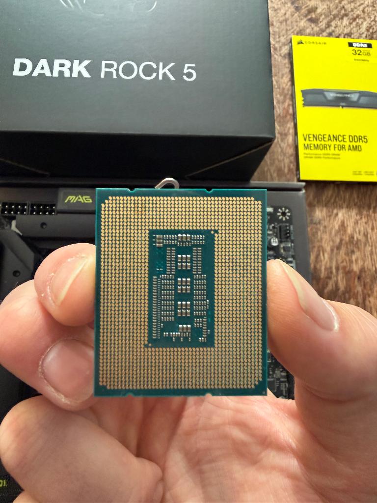 Intel i5-14600K - winkelgarantie + fabrieksgarantie, Computers en Software, Processors, Overige, Ophalen of Verzenden, Zo goed als nieuw