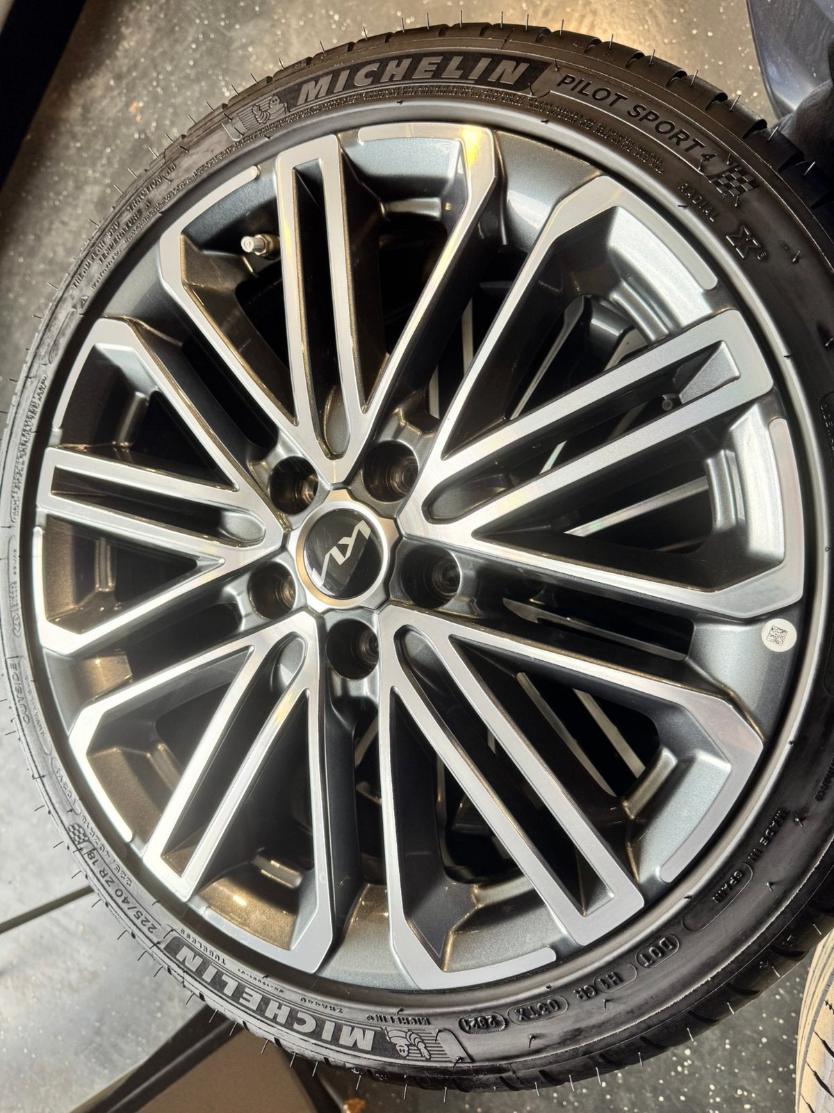Nieuwe Kia Ceed GT-Line velgen met Michelin 225/40/18 92v, Auto-onderdelen, Banden en Velgen, 18 inch, Nieuw, Ophalen of Verzenden