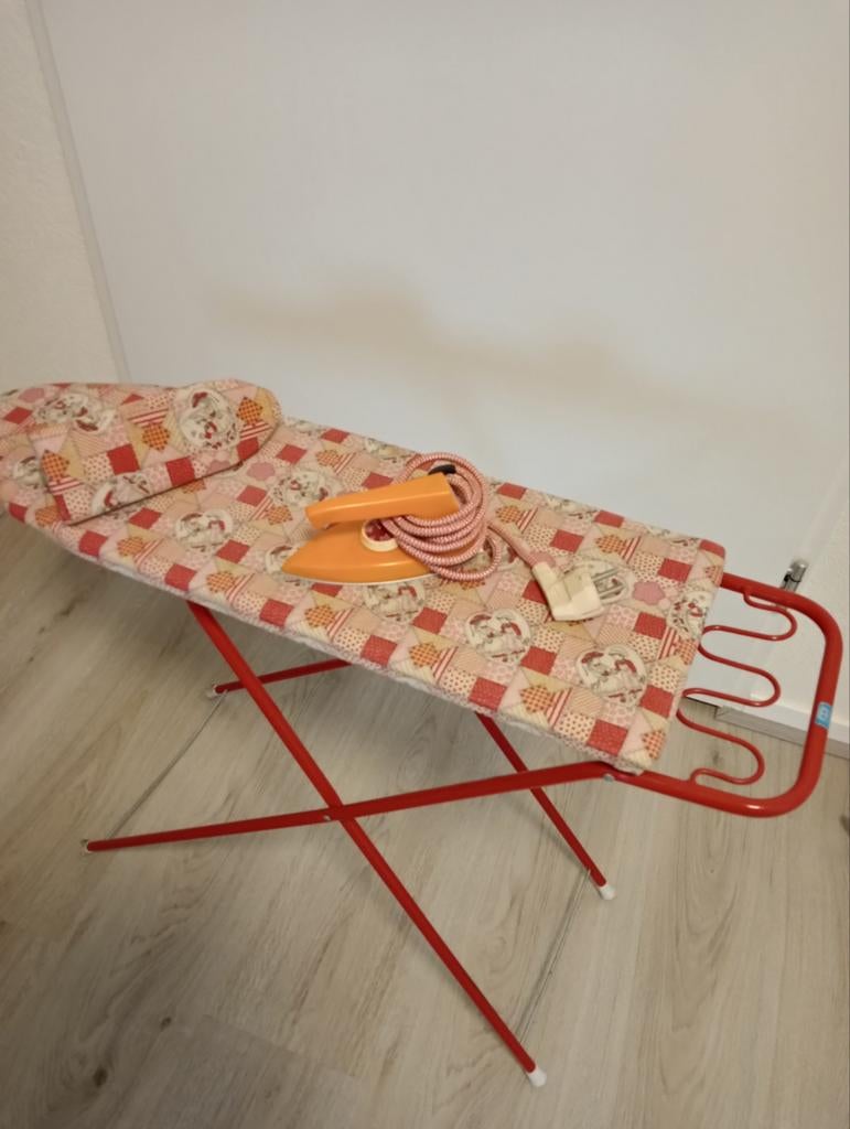 Strijkplank met strijkijzer - Vintage design, Witgoed en Apparatuur, Strijkijzers en Strijkplanken, Ophalen of Verzenden, Gebruikt