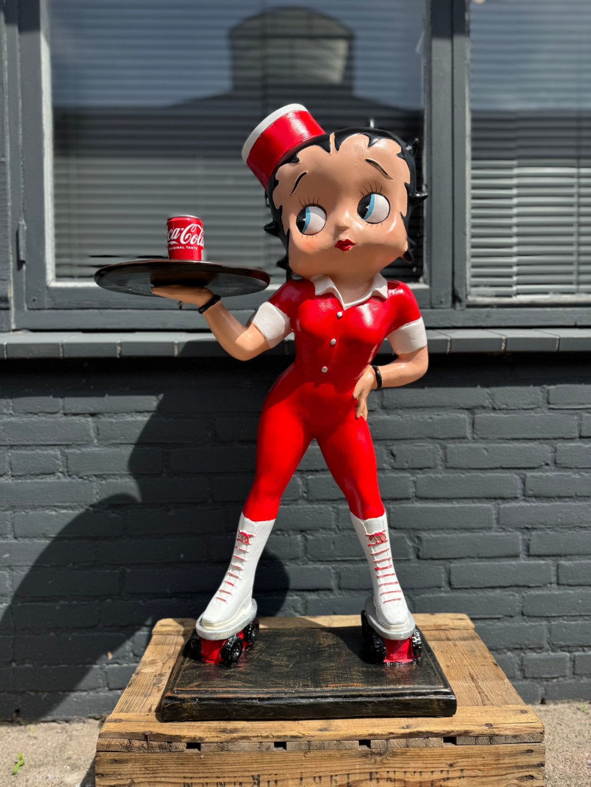 Betty Boop Beeld op Rollerskates met Coca-Cola Dienblad, Ophalen, Zo goed als nieuw, Mens