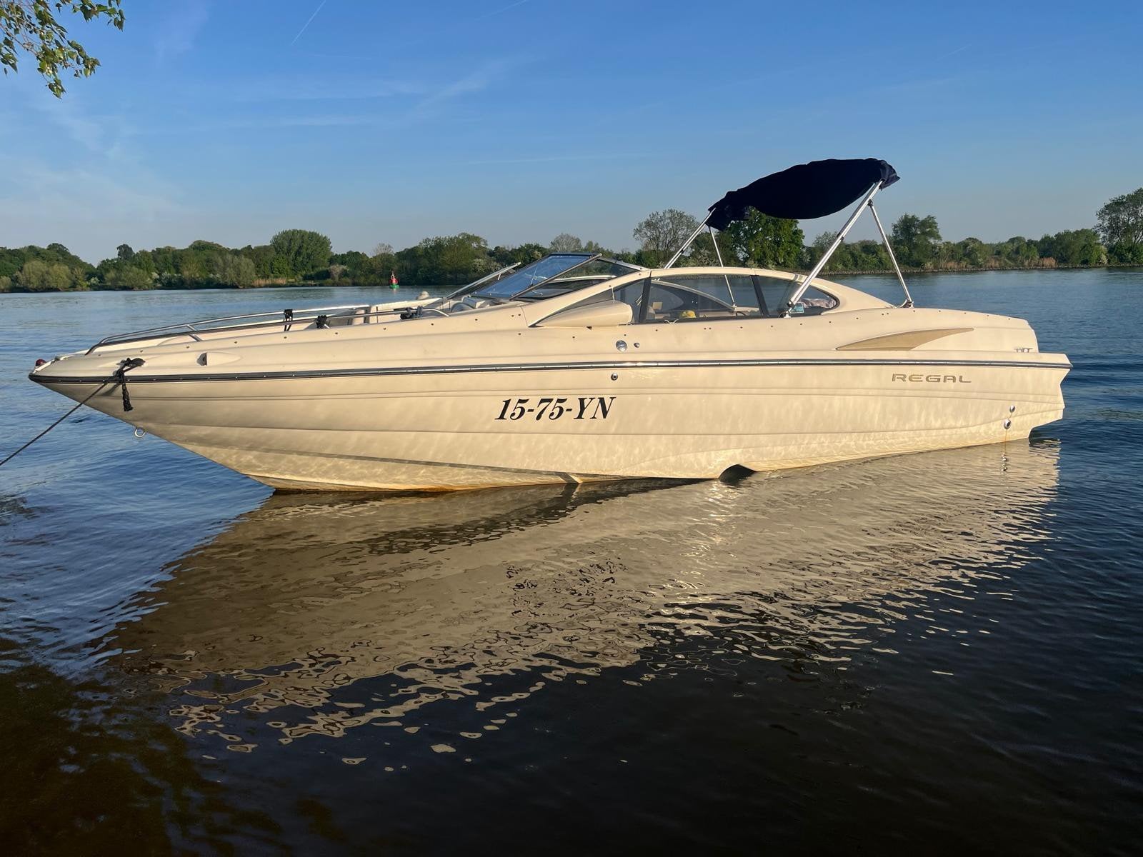 Grote Regal 2500 LSR Bowrider Volvo Penta Gi injectiemotor, Watersport en Boten, Speedboten, Ophalen, Regal, Gebruikt, Binnenboordmotor