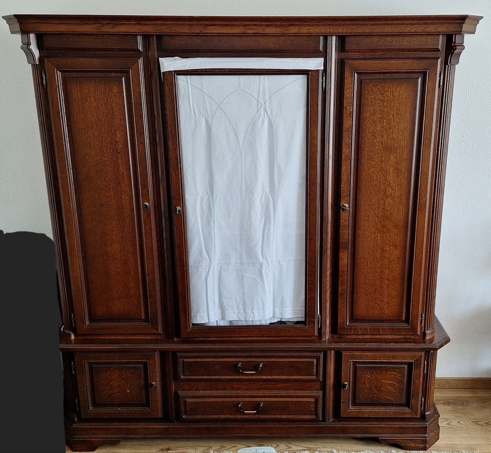 Koloniale houten vitrinekast, Antiek en Kunst, Ophalen